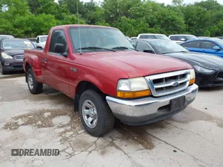 2000 Ford Ranger XL with VIN 1FTYR10C1YPB64921, listed as a IAAI auction lot 42071894 with 139,865 mi miles. Bid and sale history available at carsss.com. Image 1.