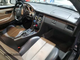 2000 Mercedes-Benz SLK-Class Kompressor with VIN WDBKK47F4YF165805, listed as a Copart auction lot 86942634 with 86,624 mi miles and Salvage Title. Bid and sale history available at carsss.com. Image 8.