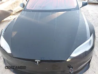 2021 Tesla Model S Plaid with VIN 5YJSA1E62MF451785, listed as a IAAI auction lot 40520806 with 31,084 mi miles. Bid and sale history available at carsss.com. Image 12.