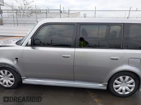2006 Scion xB with VIN JTLKT324764087337, listed as a IAAI auction lot 41903342 with 1 mi miles. Bid and sale history available at carsss.com. Image 13.