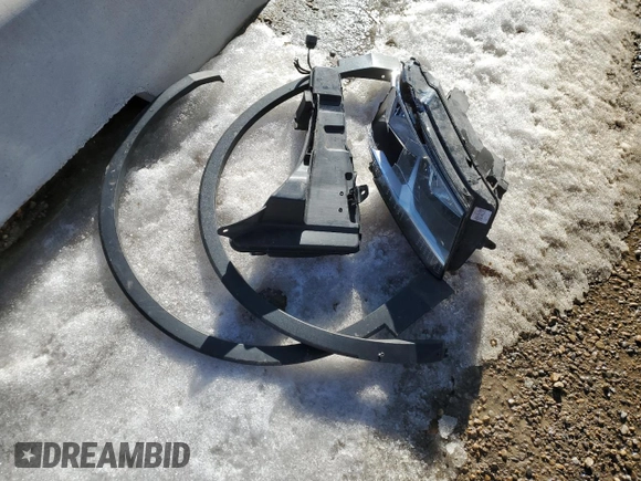 2019 Volkswagen Tiguan S z VIN 3VV0B7AX6KM015635, wystawiony jako Copart lot #47340135 z przebiegiem 156 774 mil mil oraz Szkoda całkowita • Salvage title. Historia ofert i sprzedaży dostępna na DreamBid. Obrazek 13.