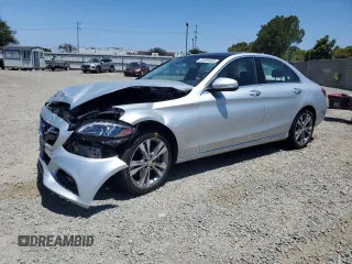 2015 Mercedes-Benz C 300 Luxury z VIN 55SWF4KB4FU033798, wystawiony jako Copart lot #63459685 z przebiegiem 71 428 mil mil oraz Szkoda całkowita • Salvage title. Historia ofert i sprzedaży dostępna na DreamBid. Obrazek 1.
