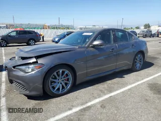 2022 Alfa Romeo Giulia with VIN ZARFAMANXN7656283, listed as a Copart auction lot 61281104 with 32,488 mi miles and Salvage title. Bid and sale history available at DreamBid. Image 1.