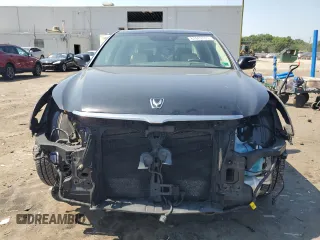 2016 Hyundai Equus Signature with VIN KMHGH4JH4GU101902, listed as a Copart auction lot 61669105 with 115,481 mi miles and Salvage title. Bid and sale history available at DreamBid. Image 5.