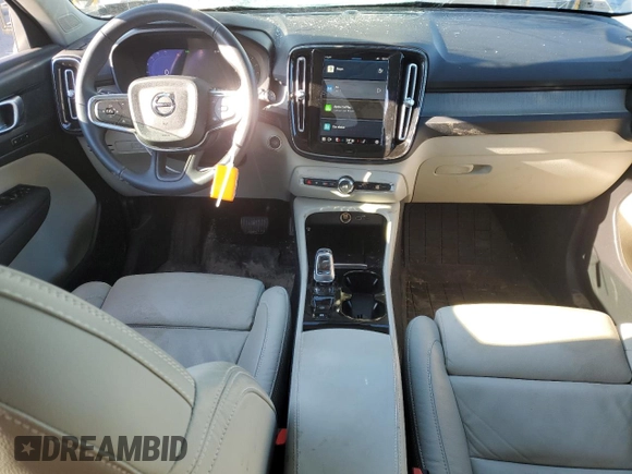 2023 Volvo XC40 Plus Bright Theme с VIN YV4L12UN8P2913418, выставлен на аукционе Copart как лот 88422125 с пробегом 27 447 миль миль и Списание • Salvage title. История ставок и продаж доступна на DreamBid. Изображение 8.
