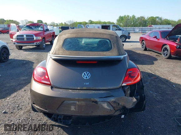 2015 Volkswagen Beetle с VIN 3VW5A7AT8FM818972, выставлен на аукционе IAAI как лот 41966746 с пробегом 144 699 миль миль и . История ставок и продаж доступна на DreamBid. Изображение 16.