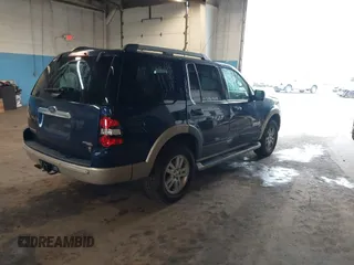2006 Ford Explorer Eddie Bauer z VIN 1FMEU748X6UB09159, wystawiony jako IAAI lot #41951982 z przebiegiem 209 730 mil mil oraz . Historia ofert i sprzedaży dostępna na DreamBid. Obrazek 4.