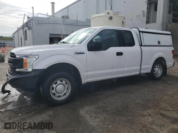 2018 Ford F-150 XL with VIN 1FTEX1CB6JKF29530, listed as a Copart auction lot 52518445 with 122,672 mi miles and Clean Title. Bid and sale history available at carsss.com. Image 1.