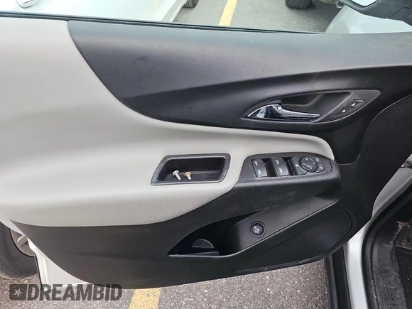 2020 Chevrolet Equinox LT z VIN 2GNAXJEV9L6155319, wystawiony jako IAAI lot #42575790 z przebiegiem 84 186 mil mil oraz . Historia ofert i sprzedaży dostępna na DreamBid. Obrazek 7.