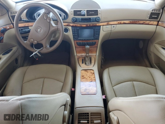 2008 Mercedes-Benz E 350 Luxury z VIN WDBUF56X18B271715, wystawiony jako Copart lot #56714945 z przebiegiem 120 811 mil mil oraz Szkoda całkowita • Salvage title. Historia ofert i sprzedaży dostępna na DreamBid. Obrazek 8.