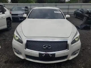 2015 Infiniti Q70 z VIN JN1BY1AR1FM561445, wystawiony jako Copart lot #58377655 z przebiegiem 202 174 mil mil oraz Szkoda całkowita • Salvage title. Historia ofert i sprzedaży dostępna na DreamBid. Obrazek 5.