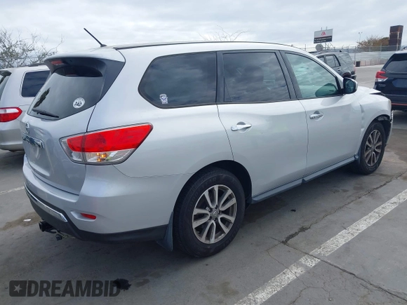 2015 Nissan Pathfinder S with VIN 5N1AR2MN2FC643352, listed as a IAAI auction lot 42065631 with 82,725 mi miles. Bid and sale history available at carsss.com. Image 4.