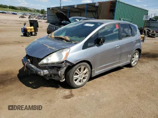 2009 Honda Fit Sport z VIN JHMGE88489S052224, wystawiony jako Copart lot #62116265 z przebiegiem Nie podano mil oraz Czysty tytuł • Clean title. Historia ofert i sprzedaży dostępna na DreamBid. Obrazek 1.
