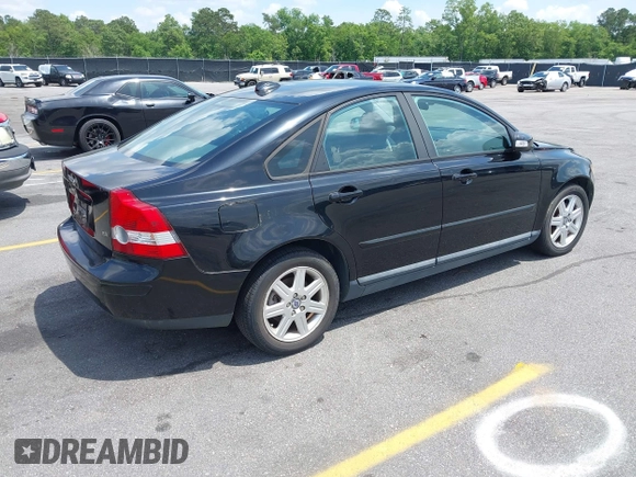 2007 Volvo S40 2.4L with VIN YV1MS382672306082, listed as a IAAI auction lot 42128332 with 146,439 mi miles. Bid and sale history available at carsss.com. Image 4.