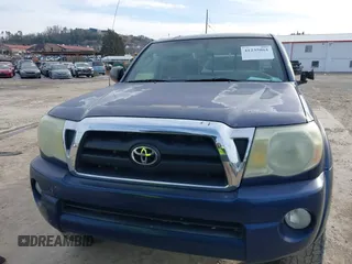 2006 Toyota Tacoma with VIN 5TEUU42N46Z247343, listed as a IAAI auction lot 41235061 with 189,193 mi miles. Bid and sale history available at carsss.com. Image 12.