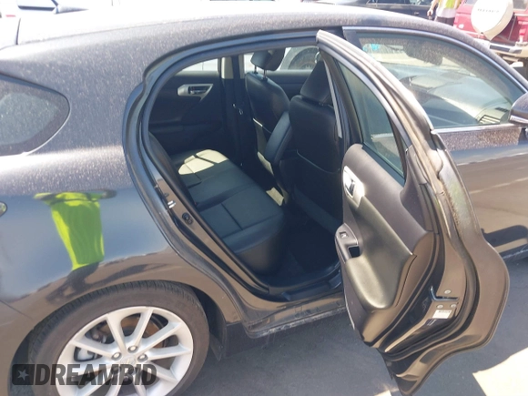 2011 Lexus CT 200h with VIN JTHKD5BH2B2040664, listed as a IAAI auction lot 40053641 with 55,119 mi miles and . Bid and sale history available at DreamBid. Image 8.
