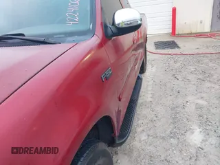 2000 Ford F-150 XL z VIN 1FTZX1722YNB37228, wystawiony jako IAAI lot #42241027 z przebiegiem Nie podano mil oraz . Historia ofert i sprzedaży dostępna na DreamBid. Obrazek 6.