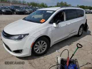 2018 Chrysler Pacifica Touring L с VIN 2C4RC1BG8JR210917, выставлен на аукционе Copart как лот 55945665 с пробегом Не указан миль и Списание • Salvage title. История ставок и продаж доступна на DreamBid. Изображение 1.