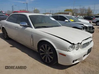 2008 Jaguar XJ Vanden Plas with VIN SAJWA82BX8SH28725, listed as a IAAI auction lot 41749097 with 64,440 mi miles. Bid and sale history available at carsss.com. Image 1.