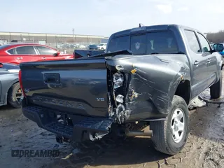 2021 Toyota Tacoma SR z VIN 3TMCZ5AN5MM377663, wystawiony jako IAAI lot #41726696 z przebiegiem 32 125 mil mil oraz . Historia ofert i sprzedaży dostępna na DreamBid. Obrazek 4.