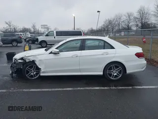 2016 Mercedes-Benz E-Class E 350 Luxury with VIN WDDHF8JB1GB240842, listed as a IAAI auction lot 41079330 with 46,322 mi miles. Bid and sale history available at carsss.com. Image 13.