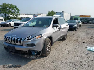 2018 Jeep Cherokee Latitude Plus with VIN 1C4PJMLB0JD530320, listed as a IAAI auction lot 40128481 with NaN miles. Bid and sale history available at carsss.com. Image 19.