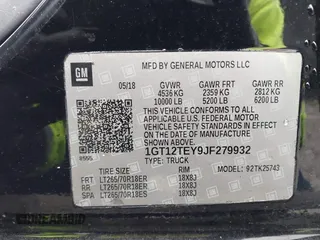2018 GMC Sierra 2500HD SLT with VIN 1GT12TEY9JF279932, listed as a IAAI auction lot 41583208 with 70,465 mi miles. Bid and sale history available at carsss.com. Image 9.
