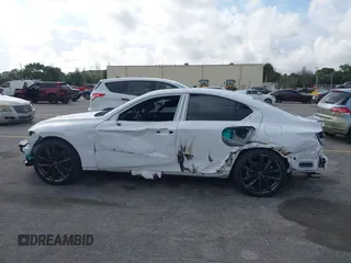 2024 Lexus IS 350 F Sport z VIN JTHBZ1B23R5080900, wystawiony jako IAAI lot #41435528 z przebiegiem 4 239 mil mil oraz . Historia ofert i sprzedaży dostępna na DreamBid. Obrazek 15.
