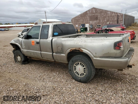 1998 GMC Sonoma SLS with VIN 1GTDT19X1W8519275, listed as a Copart auction lot 76233304 with 0 mi miles and Clean Title. Bid and sale history available at carsss.com. Image 2.