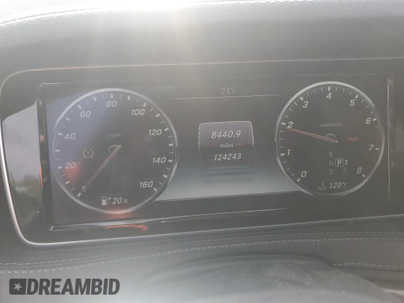 2015 Mercedes-Benz S 550 z VIN WDDUG8FB8FA158390, wystawiony jako Copart lot #56167545 z przebiegiem 124 243 mil mil oraz Szkoda całkowita • Salvage title. Historia ofert i sprzedaży dostępna na DreamBid. Obrazek 9.