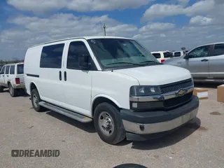 2018 Chevrolet Express Cargo Van with VIN 1GCWGAFG8J1906084, listed as a IAAI auction lot 41814922 with 162,977 mi miles. Bid and sale history available at carsss.com. Image 1.