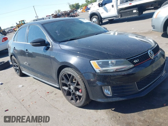 2014 Volkswagen Jetta GLI Autobahn с VIN 3VW5T7AJ3EM267647, выставлен на аукционе IAAI как лот 40507643 с пробегом 95 048 миль миль и . История ставок и продаж доступна на DreamBid. Изображение 1.