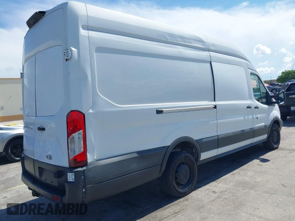 2018 Ford Transit Cargo с VIN 1FTBW3XG0JKA74049, выставлен на аукционе IAAI как лот 42607175 с пробегом 79 297 миль миль и . История ставок и продаж доступна на DreamBid. Изображение 4.