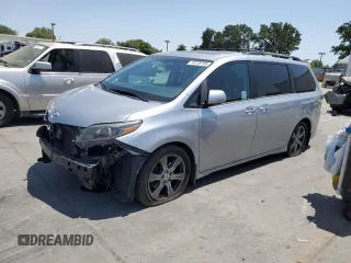 2017 Toyota Sienna SE with VIN 5TDXZ3DC7HS833152, listed as a Copart auction lot 59730785 with 103,677 mi miles and Salvage title. Bid and sale history available at DreamBid. Image 1.
