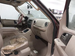 2006 Ford Expedition Eddie Bauer with VIN 1FMFU17586LA94718, listed as a IAAI auction lot 41531800 with 225,380 mi miles. Bid and sale history available at carsss.com. Image 5.