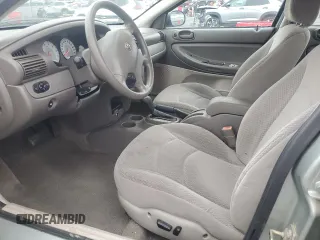 2005 Dodge Stratus SXT z VIN 1B3EL46R75N514790, wystawiony jako Copart lot #72920824 z przebiegiem 63 964 mil mil oraz Szkody całkowita. Historia ofert i sprzedaży dostępna na DreamBid. Obrazek 7.