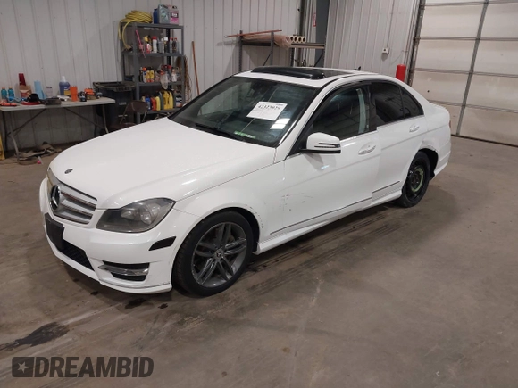 2013 Mercedes-Benz C 300 Sport с VIN WDDGF8AB3DR297543, выставлен на аукционе IAAI как лот 42323929 с пробегом 132 059 миль миль и . История ставок и продаж доступна на DreamBid. Изображение 18.