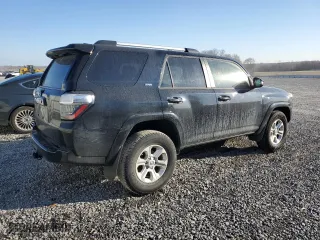2021 Toyota 4Runner SR5 with VIN JTEEU5JR2M5236156, listed as a Copart auction lot 88678205 with 81,265 mi miles and Salvage Title. Bid and sale history available at carsss.com. Image 3.