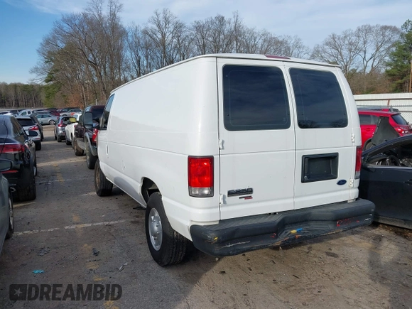 2013 Ford Econoline Cargo Commercial z VIN 1FTNE2EL8DDA63769, wystawiony jako IAAI lot #41520478 z przebiegiem 156 000 mil mil oraz . Historia ofert i sprzedaży dostępna na DreamBid. Obrazek 3.