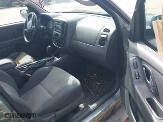 2007 Ford Escape XLS with VIN 1FMYU02Z57KB59268, listed as a IAAI auction lot 41585368 with 195,227 mi miles. Bid and sale history available at carsss.com. Image 5.