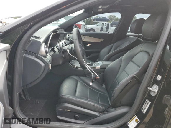 2021 Mercedes-Benz C 300 z VIN W1KWF8DB3MR652122, wystawiony jako Copart lot #58730185 z przebiegiem 56 599 mil mil oraz Szkoda całkowita • Salvage title. Historia ofert i sprzedaży dostępna na DreamBid. Obrazek 7.