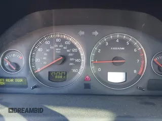 2004 Volvo S60 with VIN YV1RS59VX42390431, listed as a IAAI auction lot 41663179 with 252,527 mi miles. Bid and sale history available at carsss.com. Image 7.