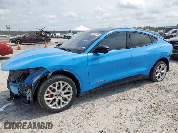 2022 Ford Mustang Mach-E GT z VIN 3FMTK4SX7NMA59975, wystawiony jako Copart lot #57422535 z przebiegiem 44 564 mil mil oraz Szkoda całkowita • Salvage title. Historia ofert i sprzedaży dostępna na DreamBid. Obrazek 1.