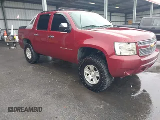 2008 Chevrolet Avalanche LTZ z VIN 3GNEC120X8G299964, wystawiony jako IAAI lot #41468216 z przebiegiem 242 358 mil mil oraz . Historia ofert i sprzedaży dostępna na DreamBid. Obrazek 1.