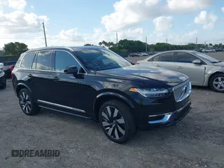 2024 Volvo XC90 Plus z VIN YV4H60LEXR1245014, wystawiony jako IAAI lot #42161764 z przebiegiem 5 701 mil mil oraz . Historia ofert i sprzedaży dostępna na DreamBid. Obrazek 1.