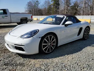 2017 Porsche 718 Boxster S z VIN WP0CB2A81HS241847, wystawiony jako Copart lot #43464914 z przebiegiem 33 990 mil mil oraz . Historia ofert i sprzedaży dostępna na DreamBid. Obrazek 1.