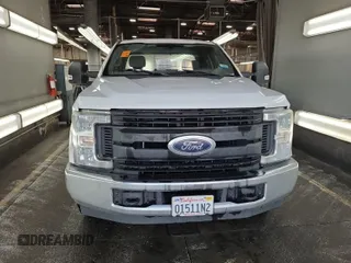 2017 Ford F-250 XL z VIN 1FD7X2A63HEF23418, wystawiony jako IAAI lot #42610484 z przebiegiem 271 149 mil mil oraz . Historia ofert i sprzedaży dostępna na DreamBid. Obrazek 49.