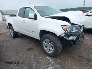 2021 Chevrolet Colorado 2WD LT z VIN 1GCHSCEA0M1203146, wystawiony jako IAAI lot #42273673 z przebiegiem 60 488 mil mil oraz . Historia ofert i sprzedaży dostępna na DreamBid. Obrazek 1.