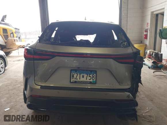 2024 Lexus NX 350h Premium z VIN 2T2GKCEZXRC020420, wystawiony jako IAAI lot #41959942 z przebiegiem 26 195 mil mil oraz . Historia ofert i sprzedaży dostępna na DreamBid. Obrazek 15.