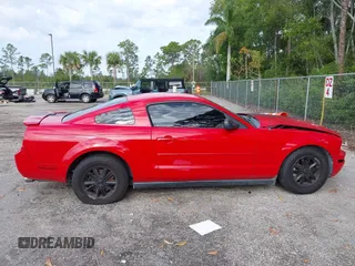 2008 Ford Mustang Deluxe with VIN 1ZVHT80N885207607, listed as a IAAI auction lot 42012378 with 147,346 mi miles. Bid and sale history available at carsss.com. Image 14.